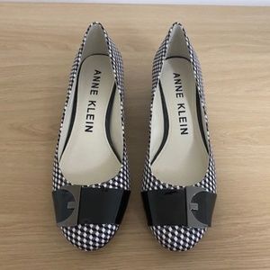 Anne Klein Houndstooth Low Pumps